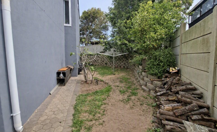3 Bedroom Property for Sale in Dana Bay Western Cape